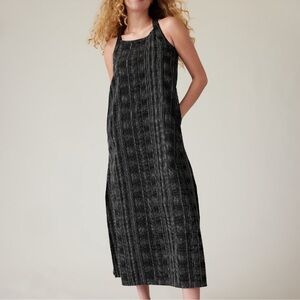 Athleta Arrival Dress size M Amara stripe